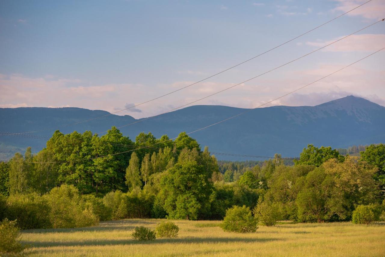 Dworek Wojanow Buitenkant foto