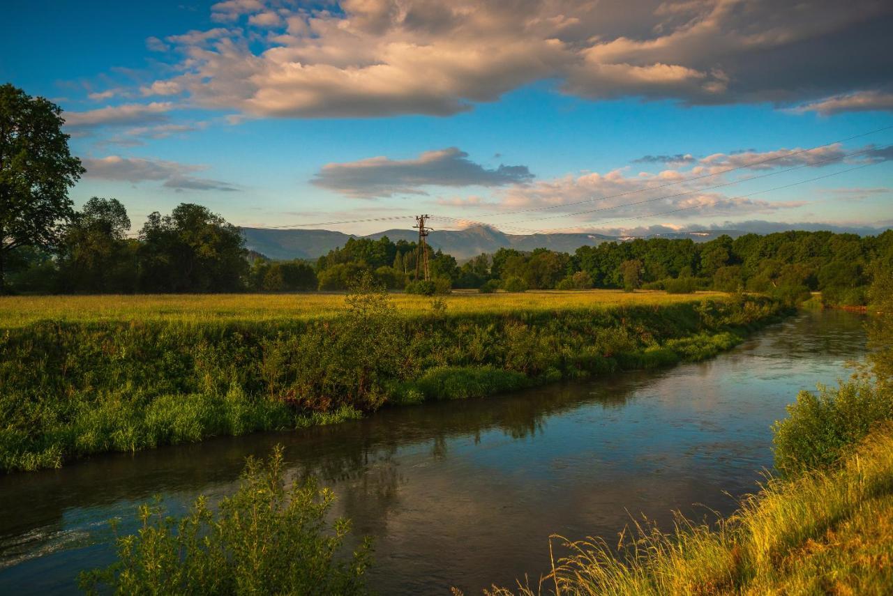 Dworek Wojanow Buitenkant foto